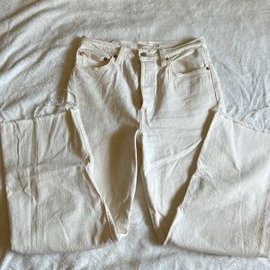 white levi’s ribcage straight jeans